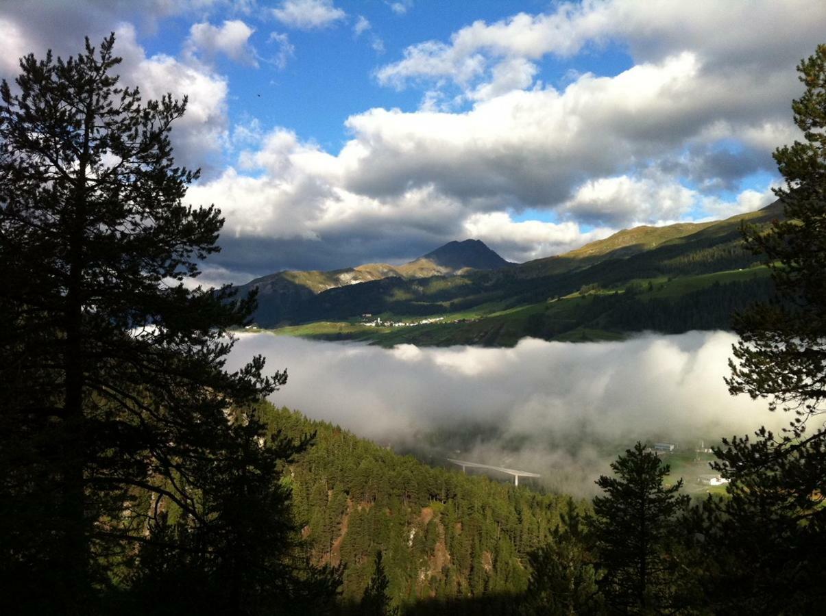 Chasa Bazzi Apartment Scuol Bagian luar foto